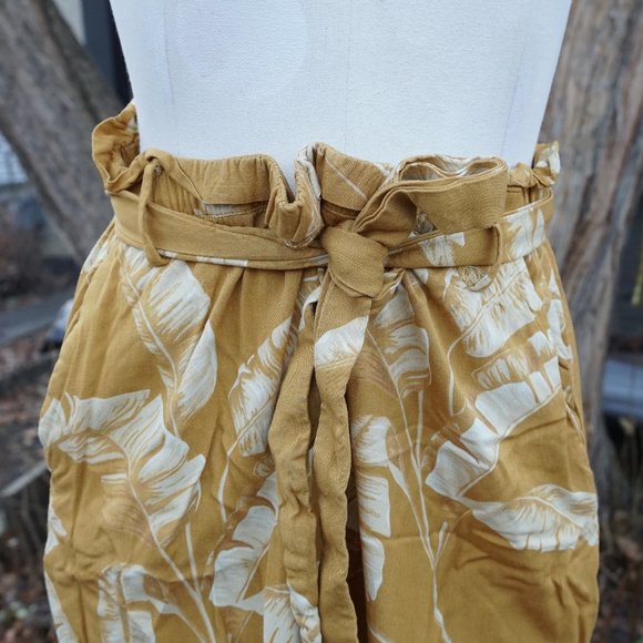 high waisted mustard leave patterned wide leg pants - Picture 2 of 6
